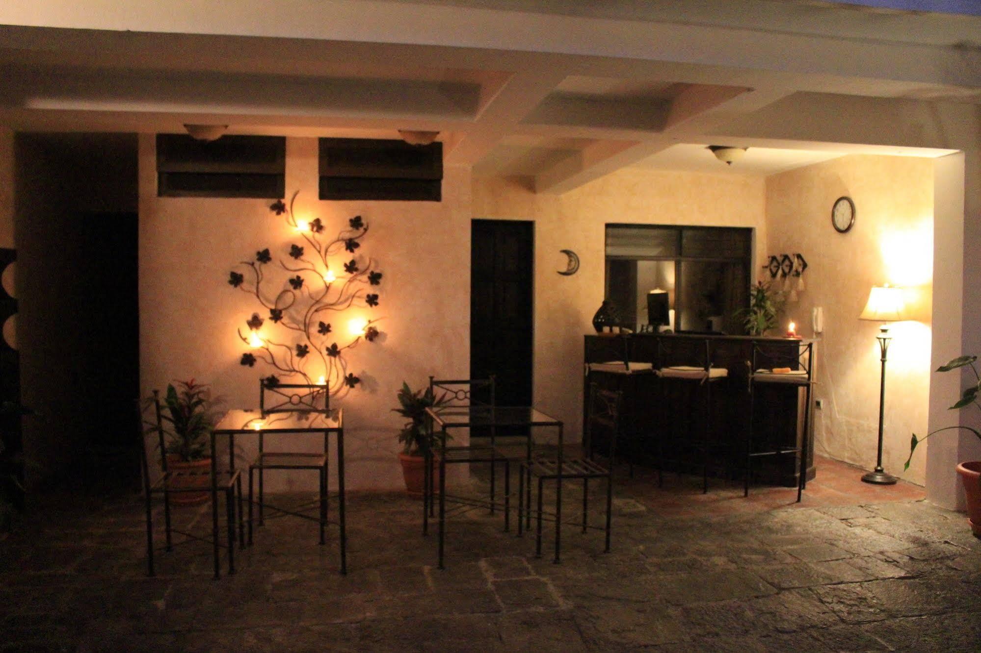 Hotel Posada De La Luna Antigua Luaran gambar